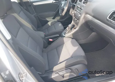 2013 Volkswagen Golf 2.5L 4-Door z USA, uszkodzony, nr VIN WVWDB7AJ0DW130147